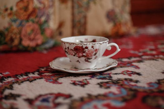 2024's Top Vintage Tea Cup Trends: Art Deco to Eco-Chic Designs