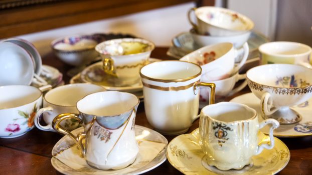 Blending Old and New: Vintage Tea Cups in Modern Home Decor